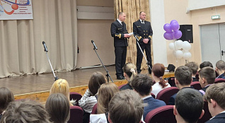 На Колыме состоялись уроки рыбоохраны, организованные сотрудниками Охотского ТУ Росрыболовства